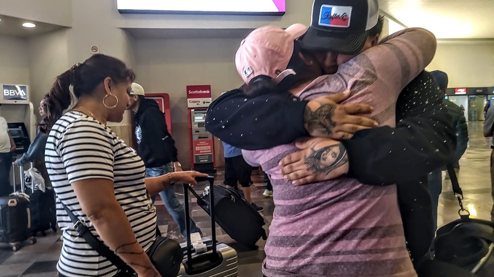 Unos 100 mil guanajuatenses en EEUU regresan a su tierra.