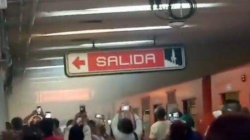 Corto circuito en Línea 6 del Metro.