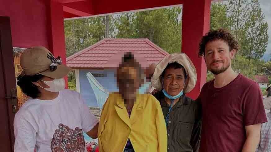 Luisito Comunica graba ritual donde desentierran a los muertos