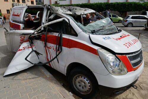 Israel ataca una ambulancia con el argumento de ver miembros de Hamás en ella