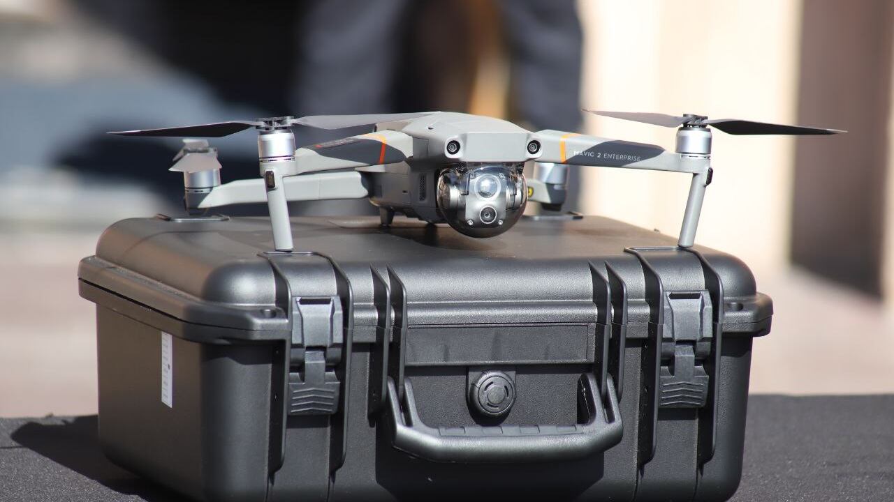 Para evitar emboscadas y vigilancia aérea, en León preparan compra de drones de alta tecnología.