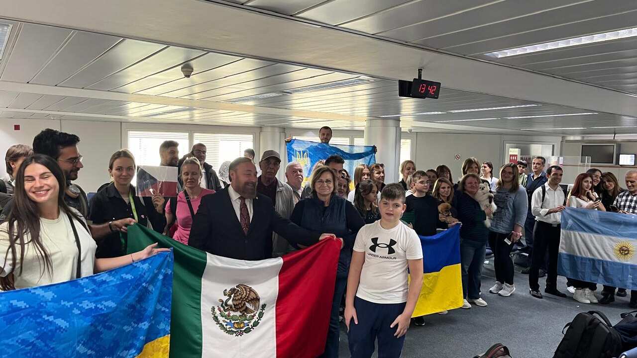 Mexicanos salen de Líbano con ayuda de gobierno de Ucrania