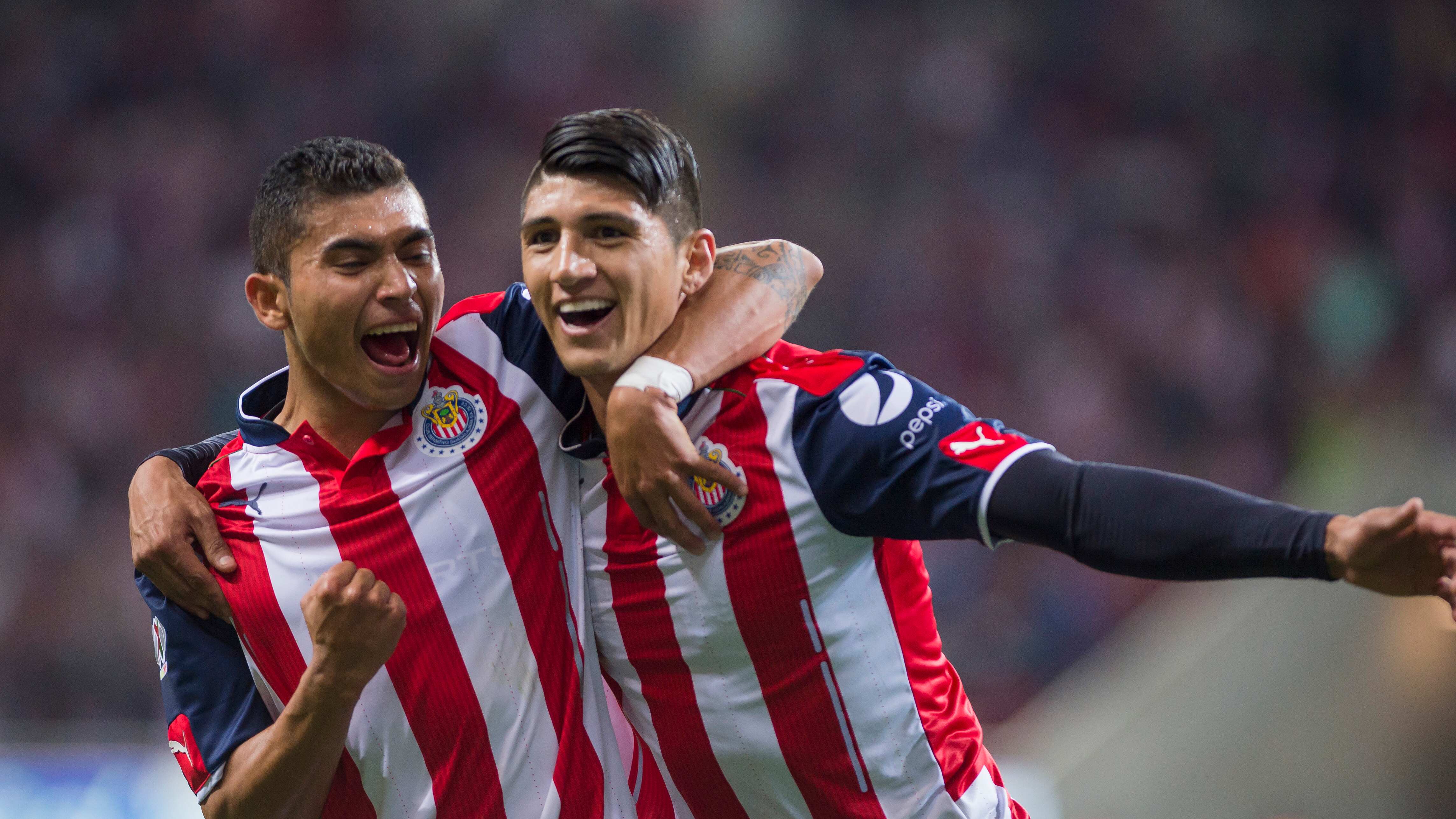 Orbelín Pineda y Alan Pulido fueron campeones con Chivas en el Clausura 2017.