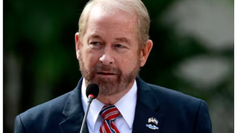 Embajador de EE.UU. advierte que politizar lucha contra cárteles debilita cooperación con México