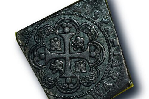 Subastan en internet moneda macuquina de valor histórico por 1,500 pesos