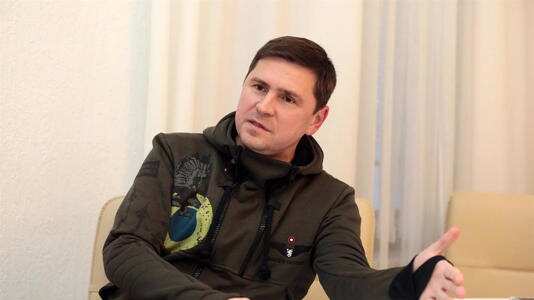 Mijailo Podoliak dice que China quiere demostrar que Rusia es insignificante