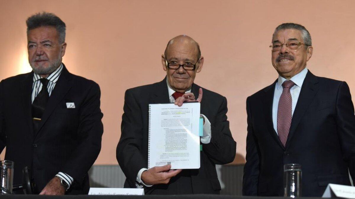 Equipo jurídico de la ministra Yasmín Esquivel