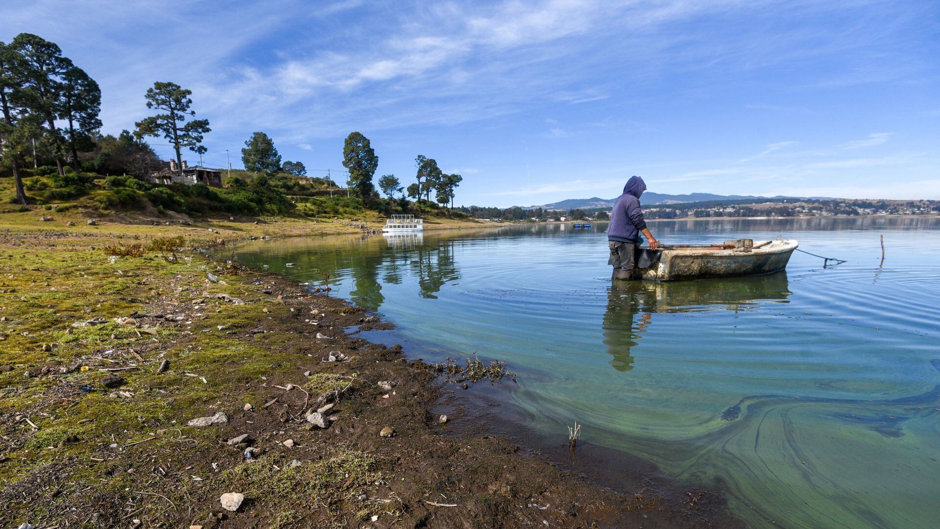 Aspectos de la Presa de Villa Victoria que forma parte del Sistema Cutzamala, la cual tiene menos del 30.2 por ciento de su almcenaje.