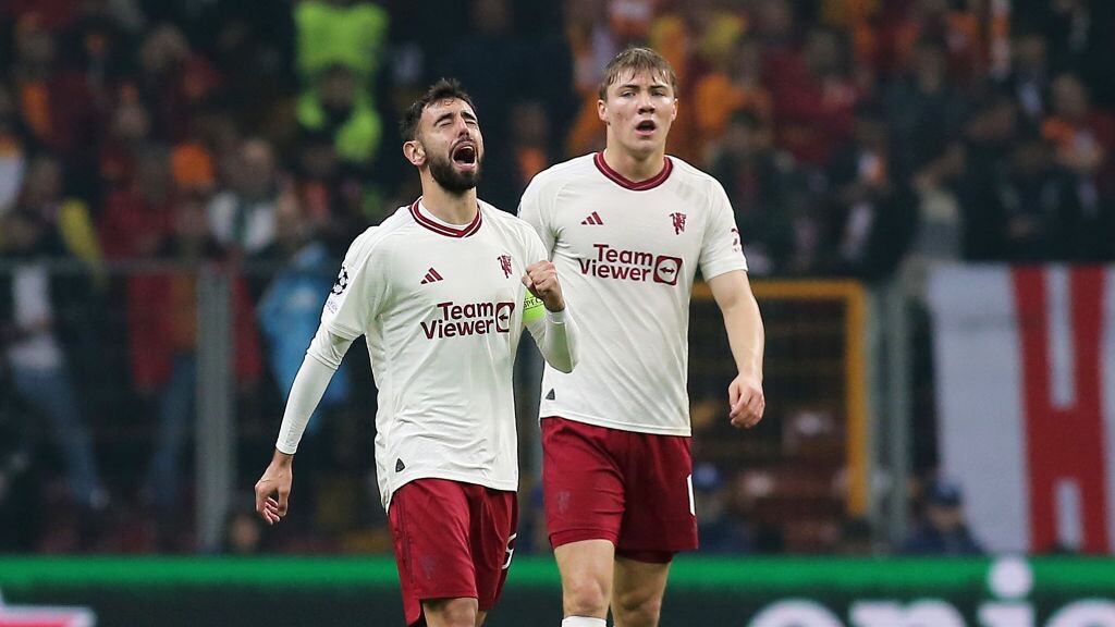Galatasaray rescató el empate ante Manchester United.
