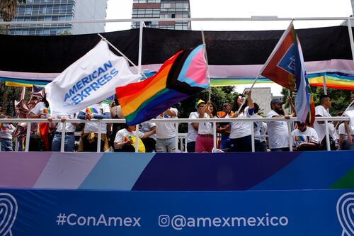 American Express reafirma compromiso con la diversidad en marcha por el Orgullo LGBTTQ+