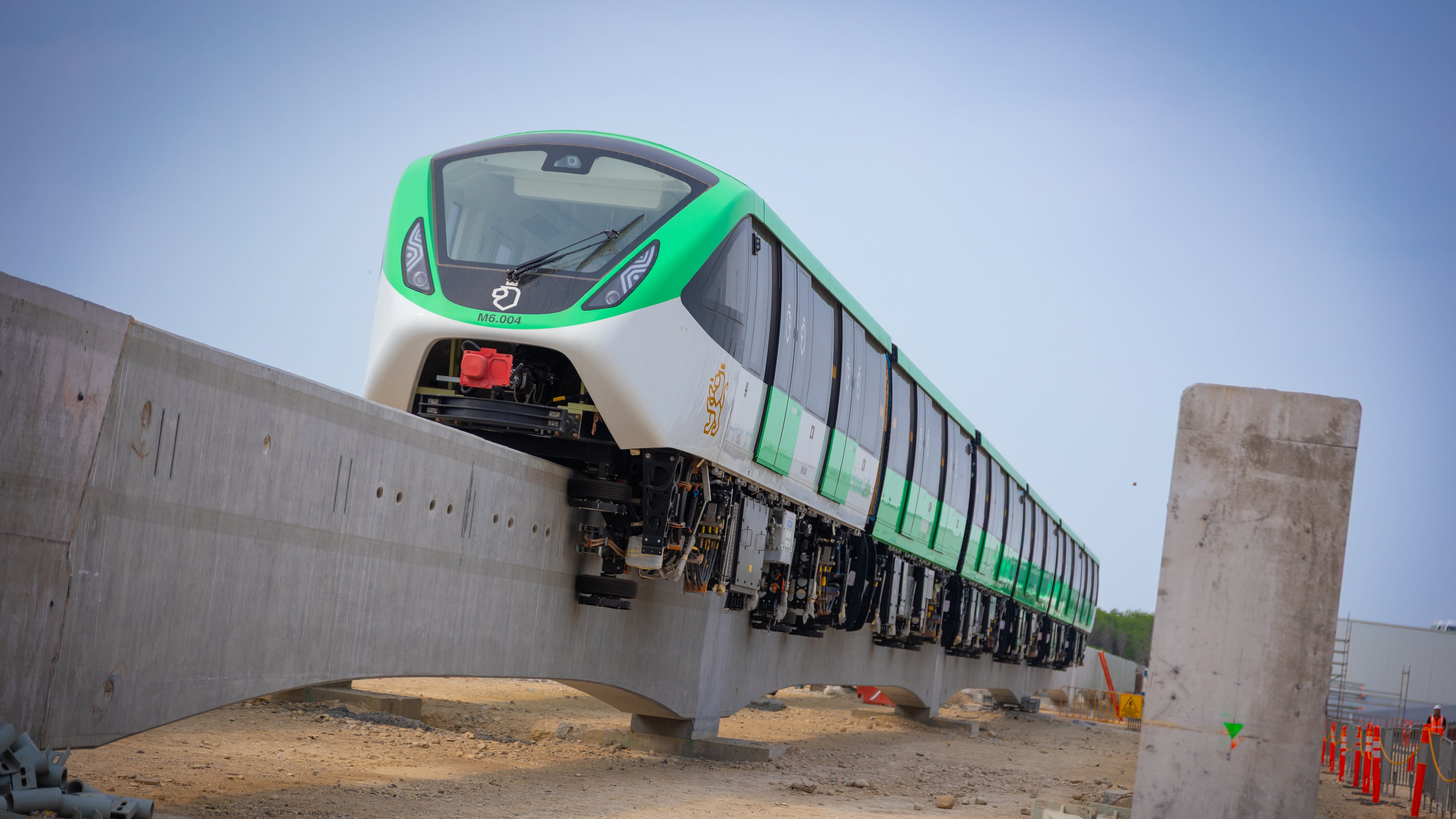 La fecha establecida marca una fecha decisiva en el proyecto, ya que se espera que el tren realice sus primeros recorridos.