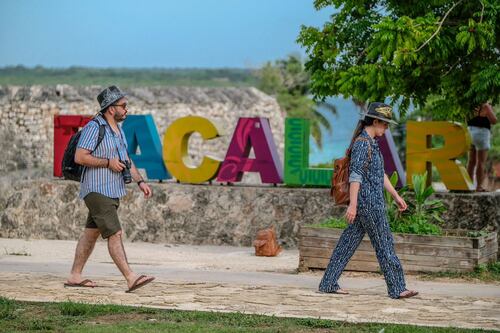 Román Meyer agradece a Mara Lezama la publicación de programas de planeacion en Quintana Roo