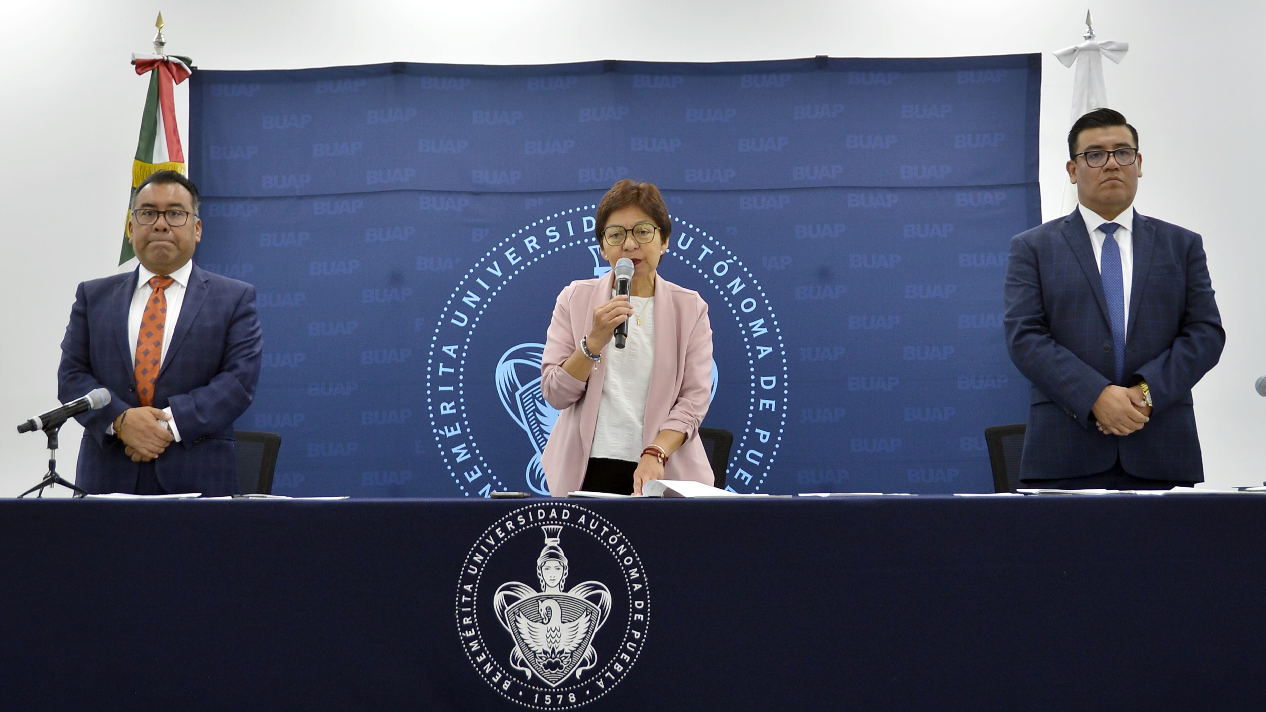 Celebra la Rectora María Lilia Cedillo Ramírez la pertinencia social de estos programas aprobados por Consejo Universitario