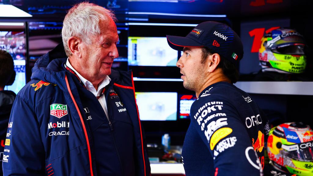 Helmut Marko se disculpó por comentarios racistas contra Checo Pérez.