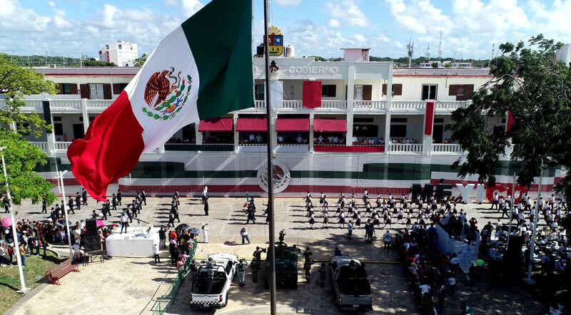 Mara Lezama conmemora la Independencia con desfile cívico militar del 16 de Septiembre