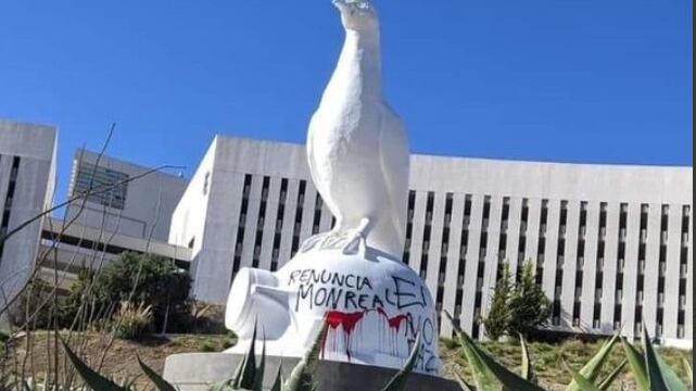 Pintas en Paloma de la Paz de la Ciudad Administrativa de Zacatecas.