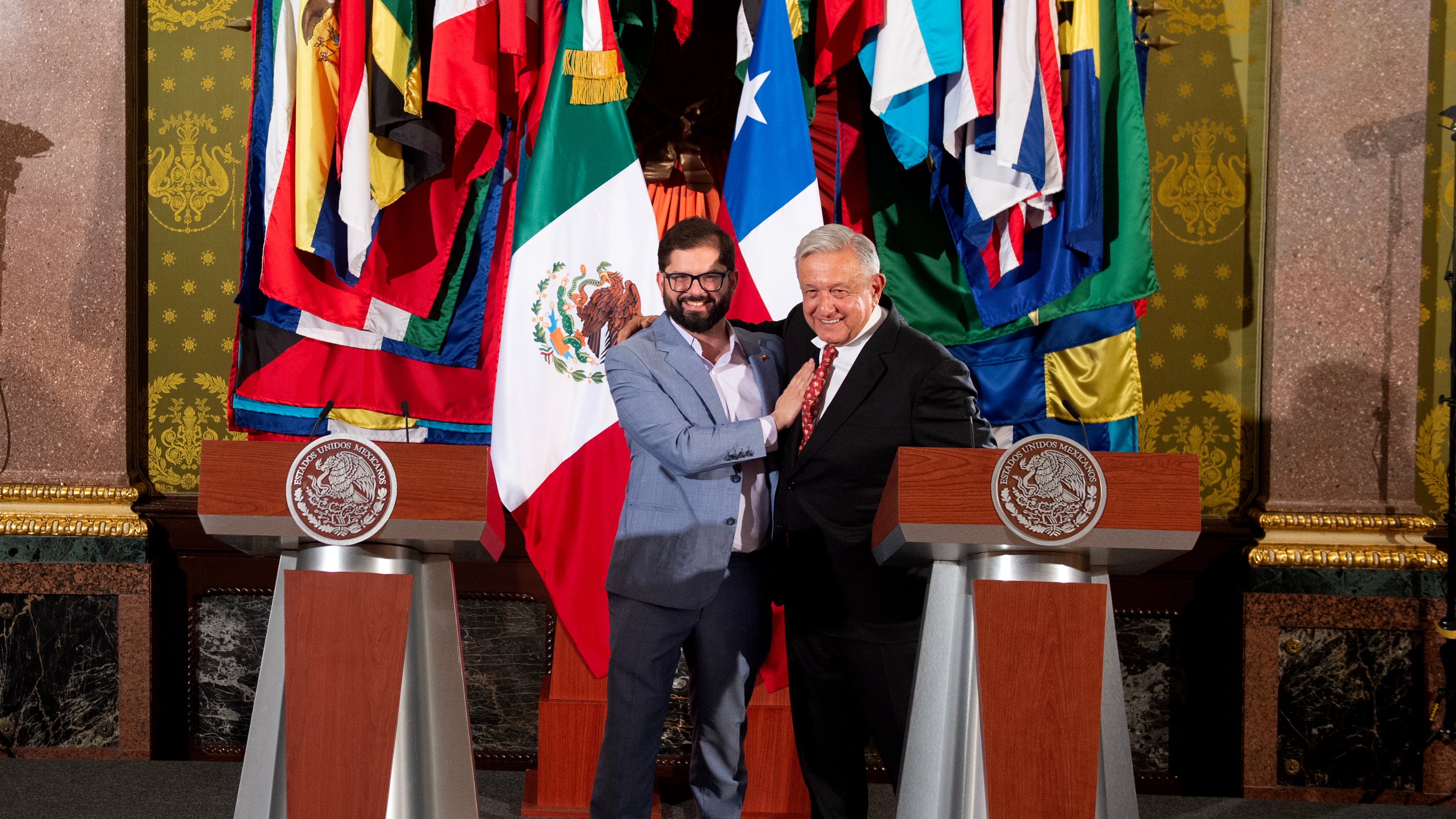 Cuauhtémoc, Ciudad de México, México, 23 de noviembre de 2022.
Andrés Manuel López Obrador, presidente Constitucional de los Estados Unidos Mexicanos y Gabriel Boric Font, presidente de la República de Chile ofrecen mensaje a medios desde el Salón Panamericano de Palacio Nacional.
Foto: Presidencia