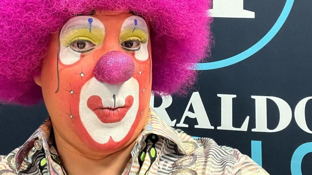 El comediante dice que sus bromas no son ofensivas, sólo tienen mucho humor negro.