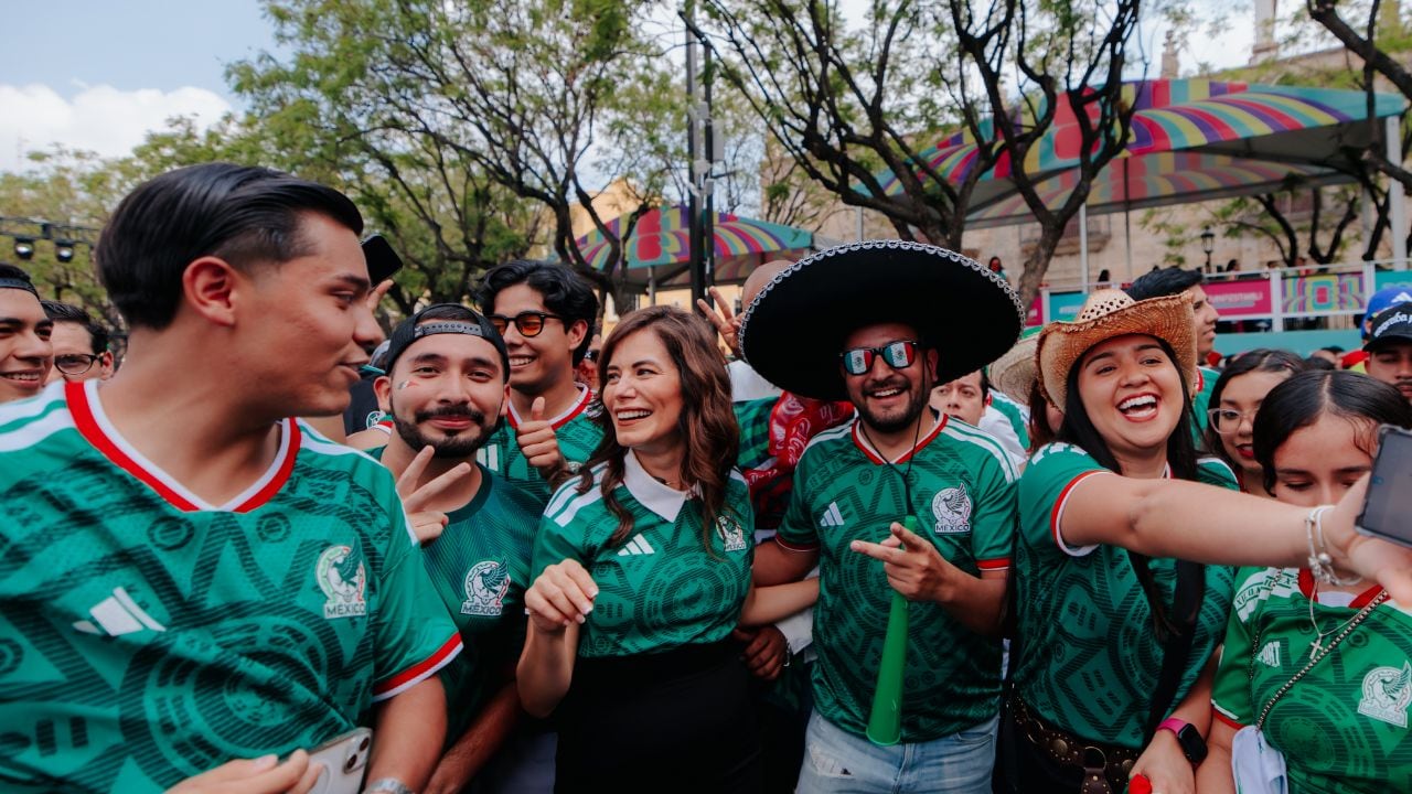 Verónica Delgadillo supervisa operativo que atiende a miles de asistentes en el Centro Histórico por el Fan Festival. CORTESÍA