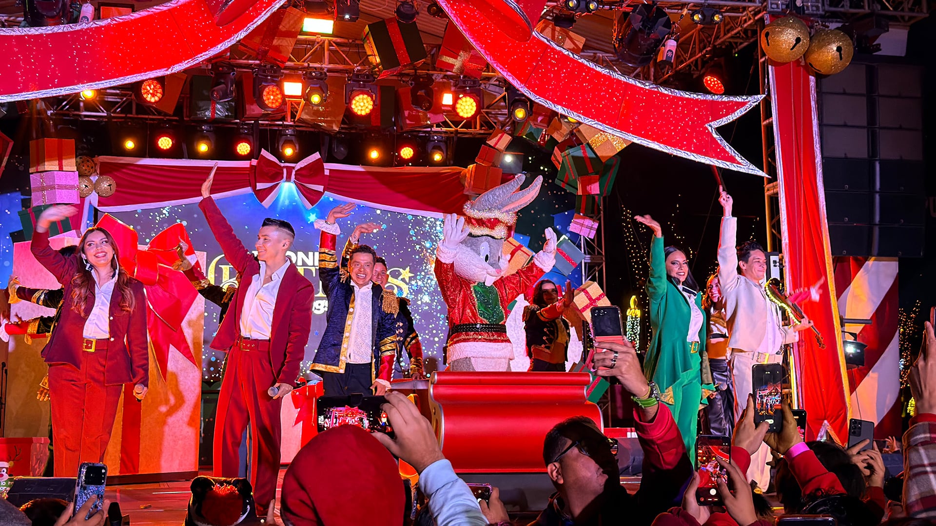 La Navidad ilumina la ciudad: un festival que reúne a las familias entre nieve y música