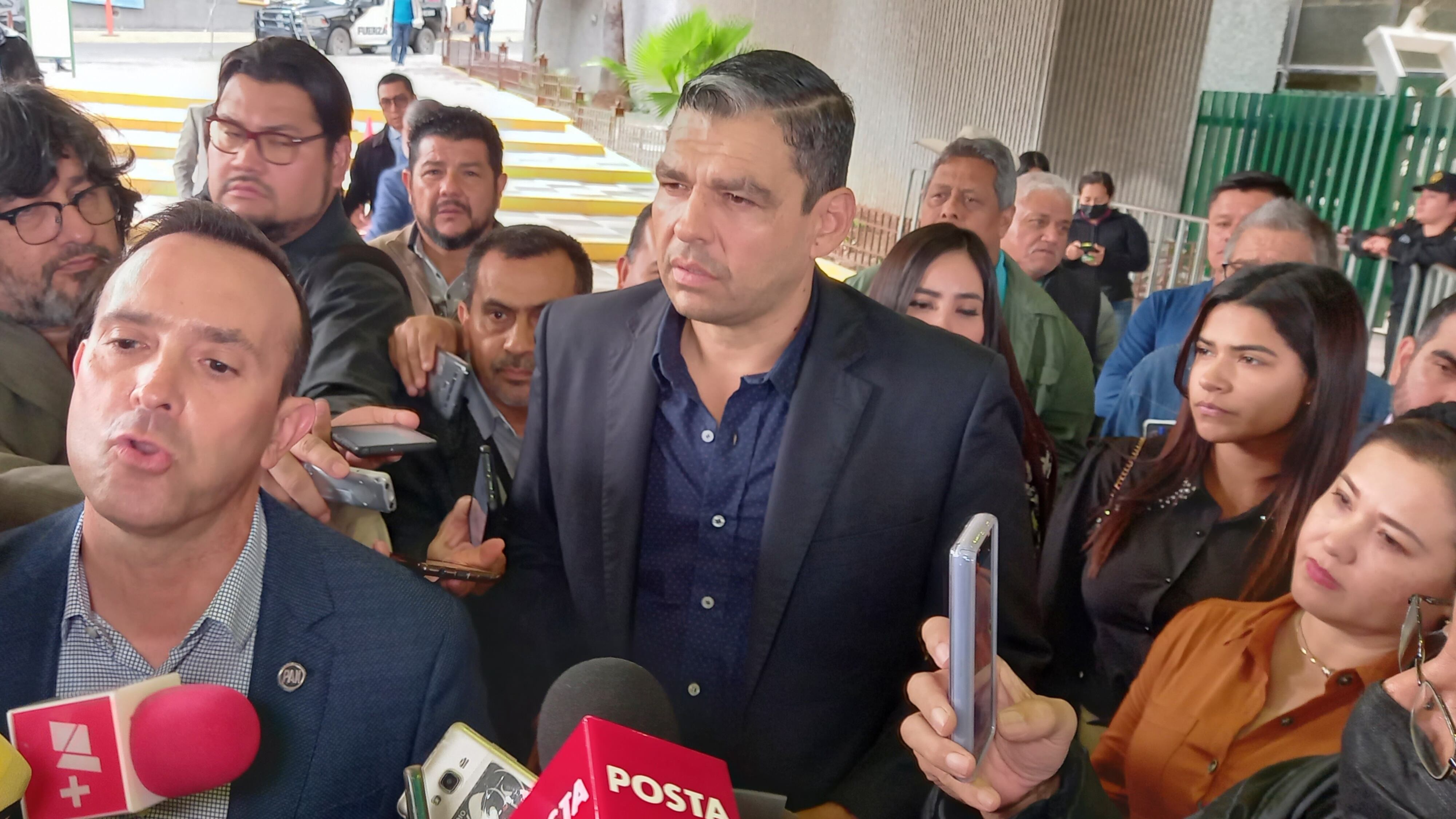 Carlos De la Fuente aseguró que todo es parte de una guerra sucia.
