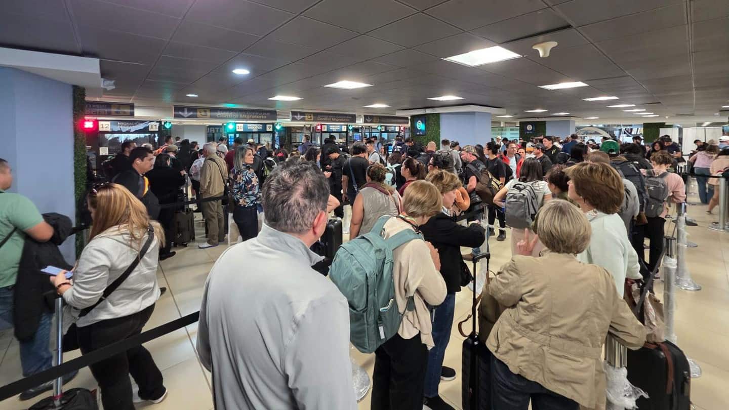 Llegada de turistas en el Aeropuerto Internacional La Aurora.