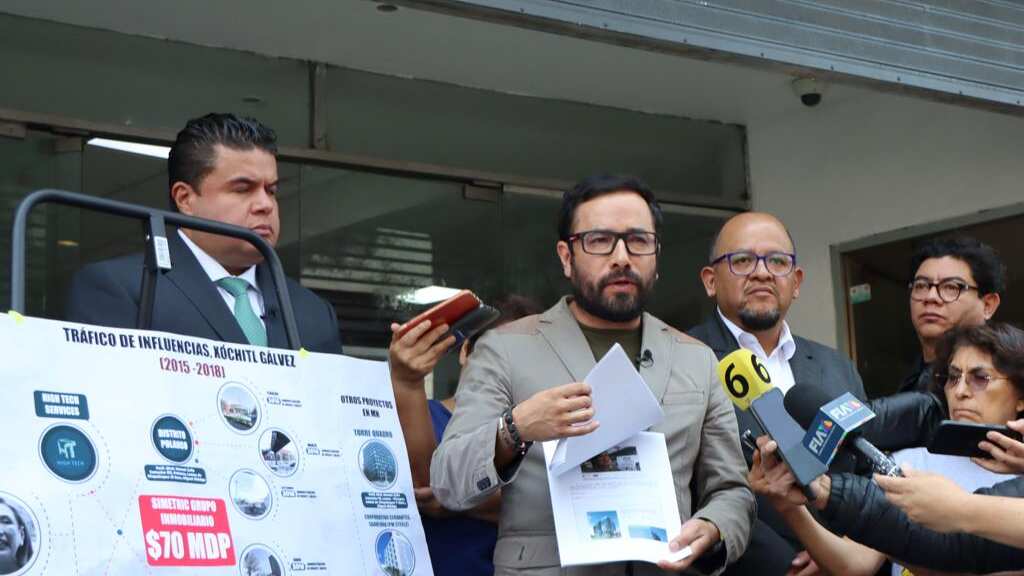 Víctor Hugo Romo ocupó la jefatura delegacional del 2012 al 2015 como abanderado del PRD, posteriormente, ya con Morena, fue alcalde del 2018 al 2021.