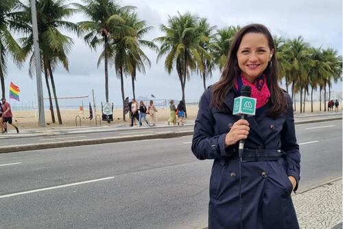 Periodista chilena sufre asalto mientras transmitía en vivo durante las elecciones presidenciales de Brasil