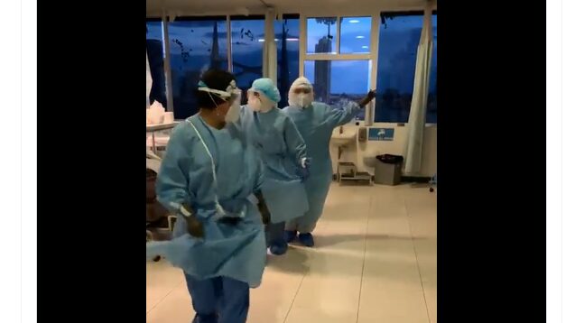 Con Jarabe Tapatío animan a pacientes Covid de Cholula