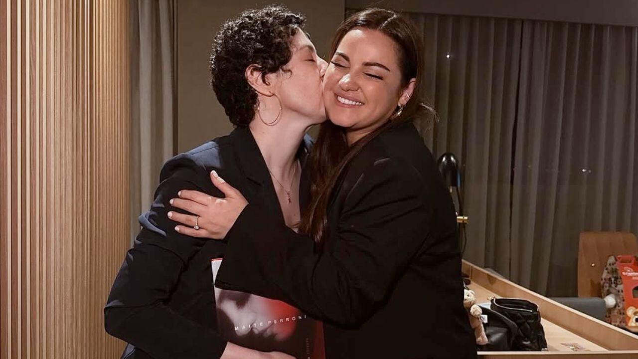 La actriz y cantante aprovechó una invitación al país, para conocer a una fan especial.