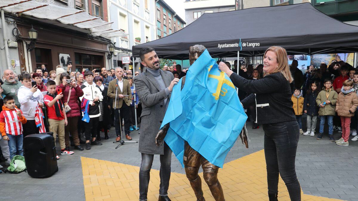 David Villa comenzó su carrera en el club Langreo juvenil en 1999