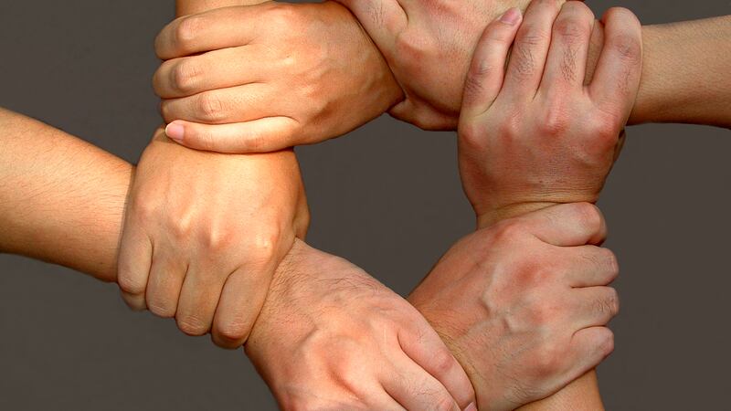 El nuevo movimiento cultural de Corona promete romper barreras culturales y mediáticas.