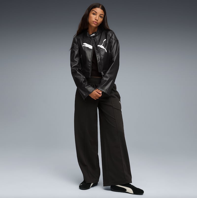 Conoce la historia de modelos icónicos como Adidas Superstar, Puma Speedcat, Nike Cortez y Vans Hyline, y aprovecha para renovar tu colección
