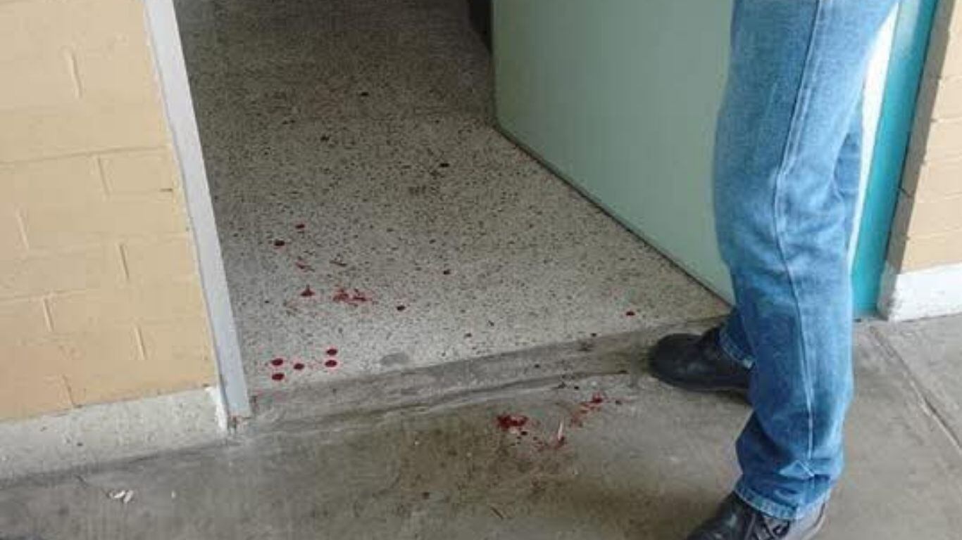 Alumno apuñala a maestro en el CCH Naucalpan