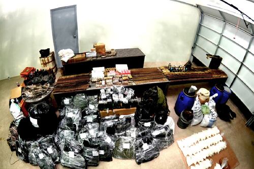 Rescatan a víctima, aseguran drogas, armas, vehículos y detienen a dos en Chihuahua