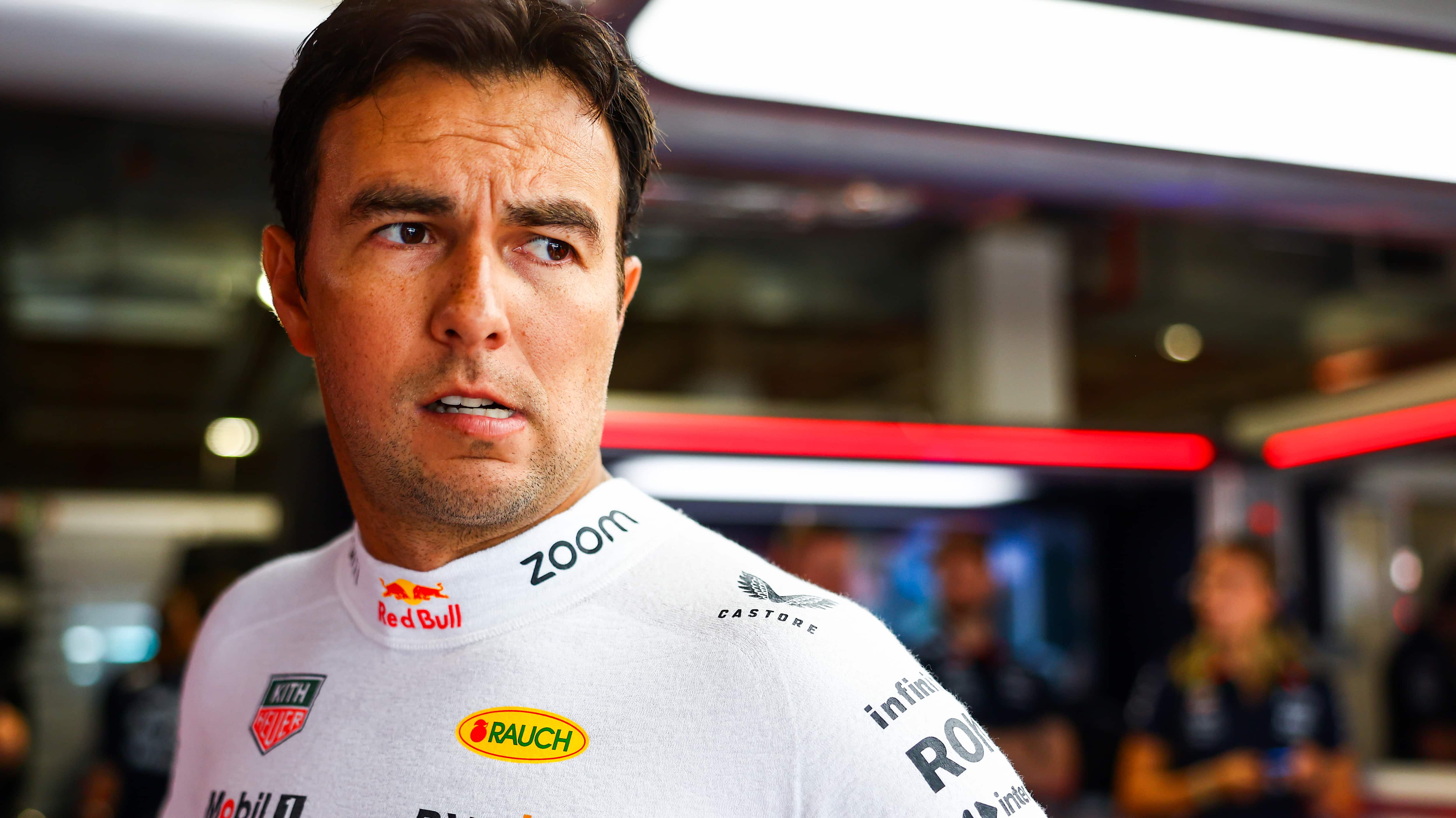 'Checo' Pérez ignoró al cuerpo de seguridad de Donald Trump cuando intentaron detenerlo.