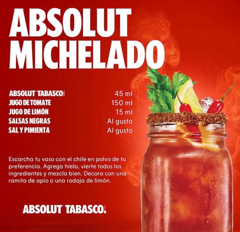 La fusión entre Absolut Vodka y Salsa Tabasco da como resultado un vodka spicy con esencia natural de chile rojo fermentado. Ideal para micheladas y para maridar con tacos durante los partidos