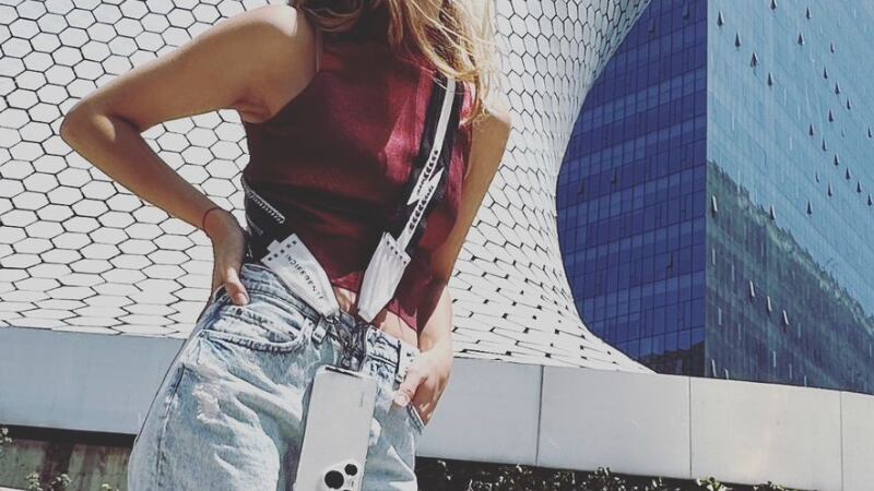 Nuevos complementos de diseñador llegan para complementar tu atuendo y el estilo del smartphone Pura 70