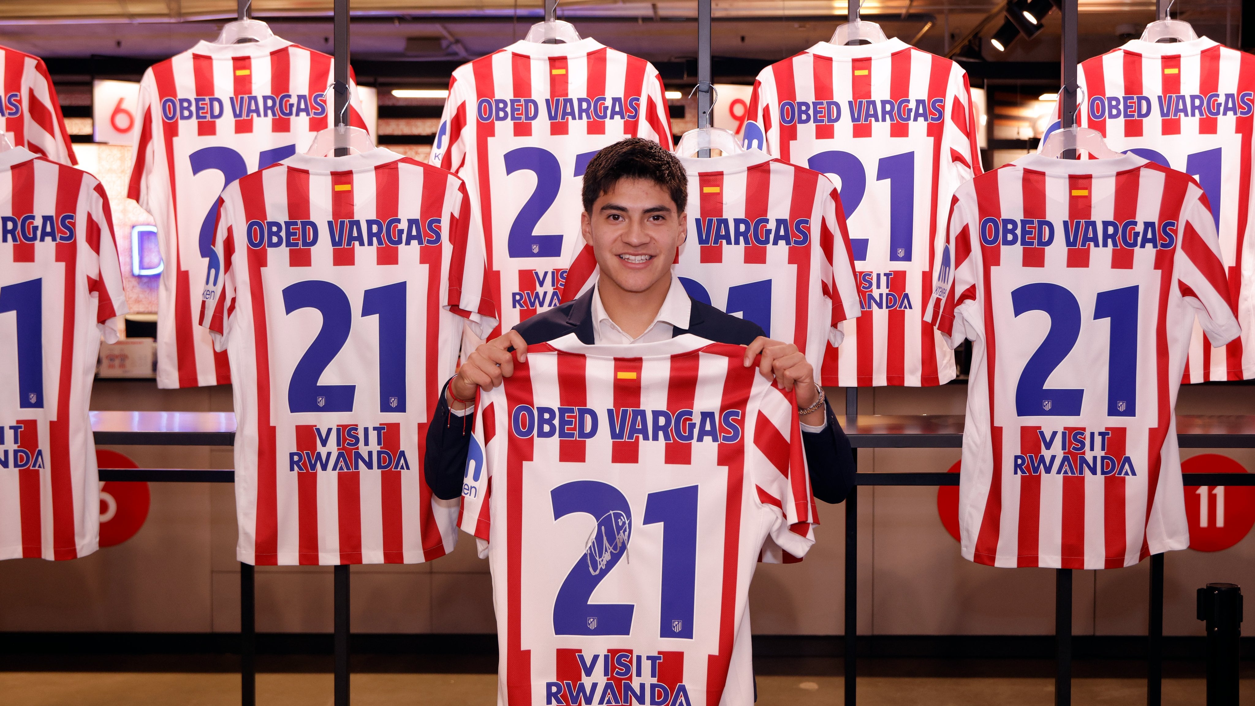 Obed Vargas portará el dorsal 21 con el Atlético de Madrid.