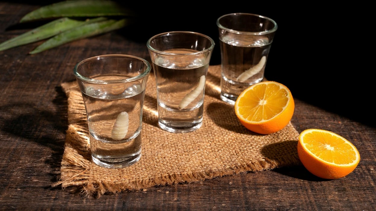 Este refugio es para quienes buscan vivir el mezcal como experiencia cultural, sensorial y auténticamente mexicana