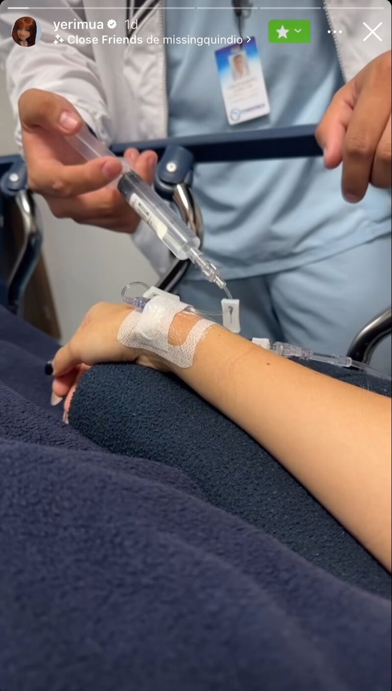 Yeri Mua preocupa a sus fans por aparecer en el hospital