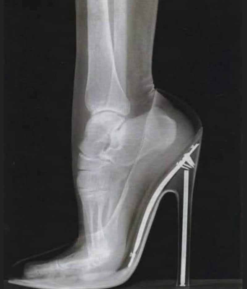 usar zapato de tacón