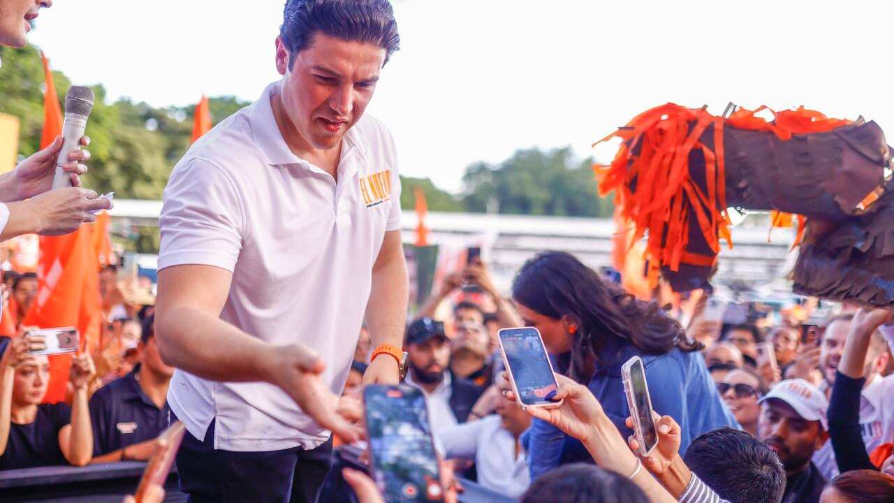 Samuel García arrancó hace casi dos semanas su precampaña en Monterrey.