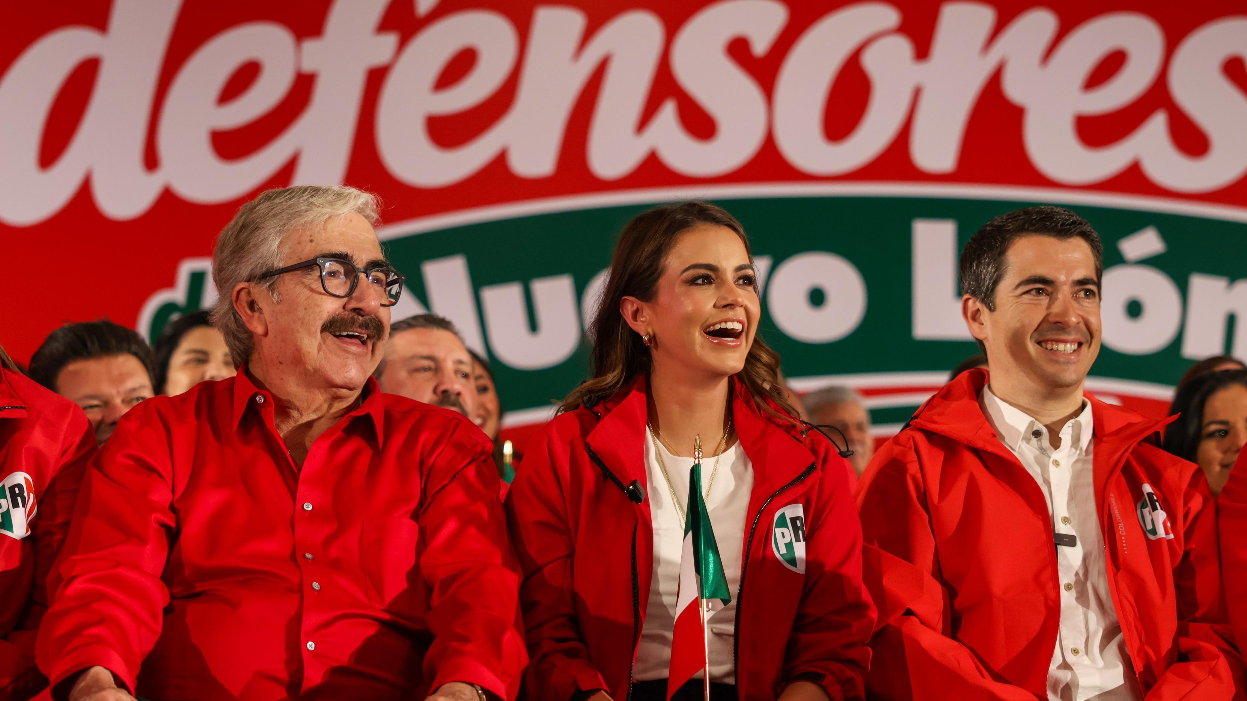 Benjamín Clariond, Lorena de la Garza y Marcelo Segovia en el evento Defensores de NL.