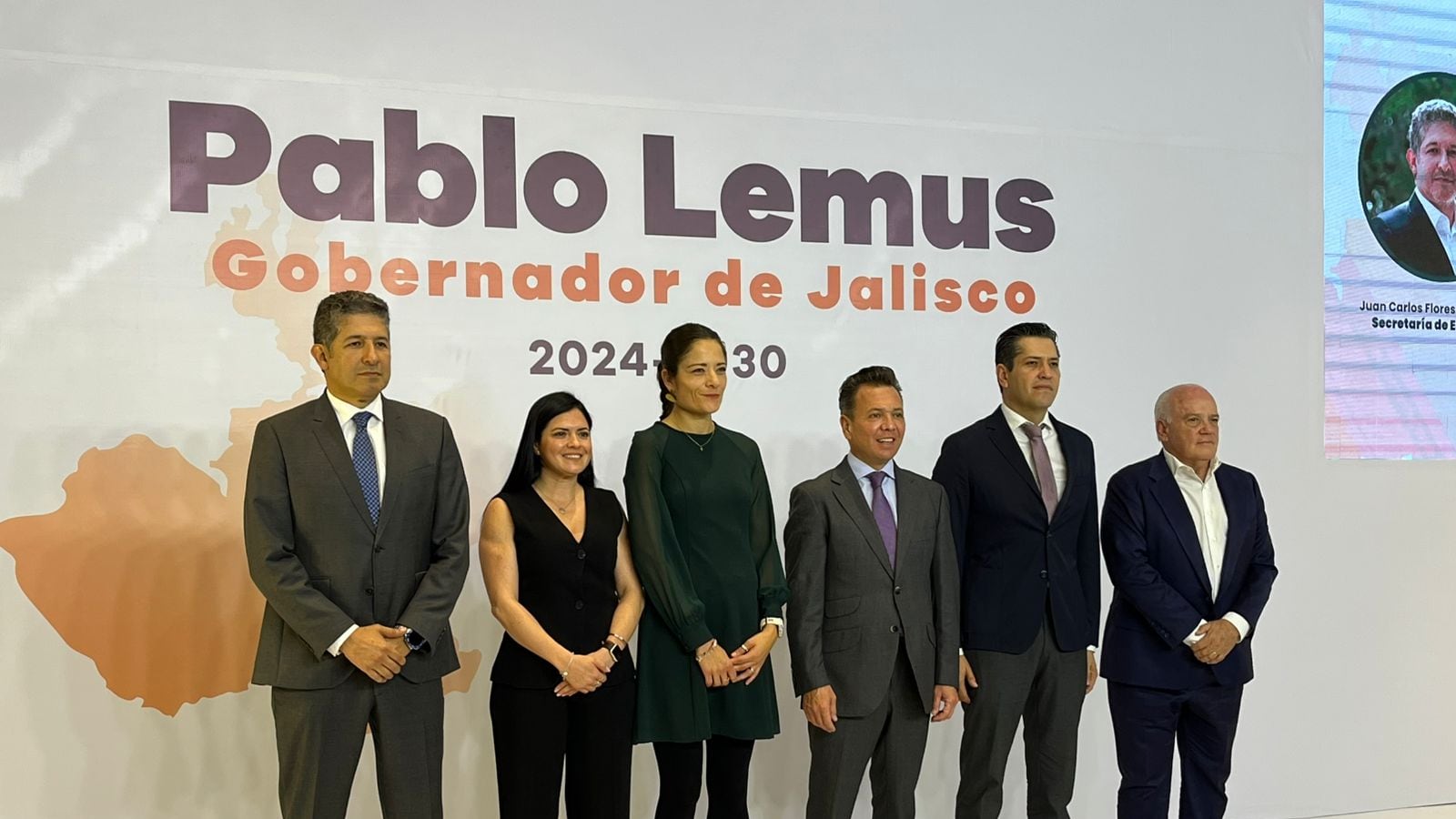 El gobernador electo de Jalisco, Pablo Lemus Navarro, anunció su gabinete de educación, ratificando al secretario de educación Jalisco, Juan Carlos Flores Miramontes, quien acompañó a Enrique Alfaro en el sexenio que está por culminar.