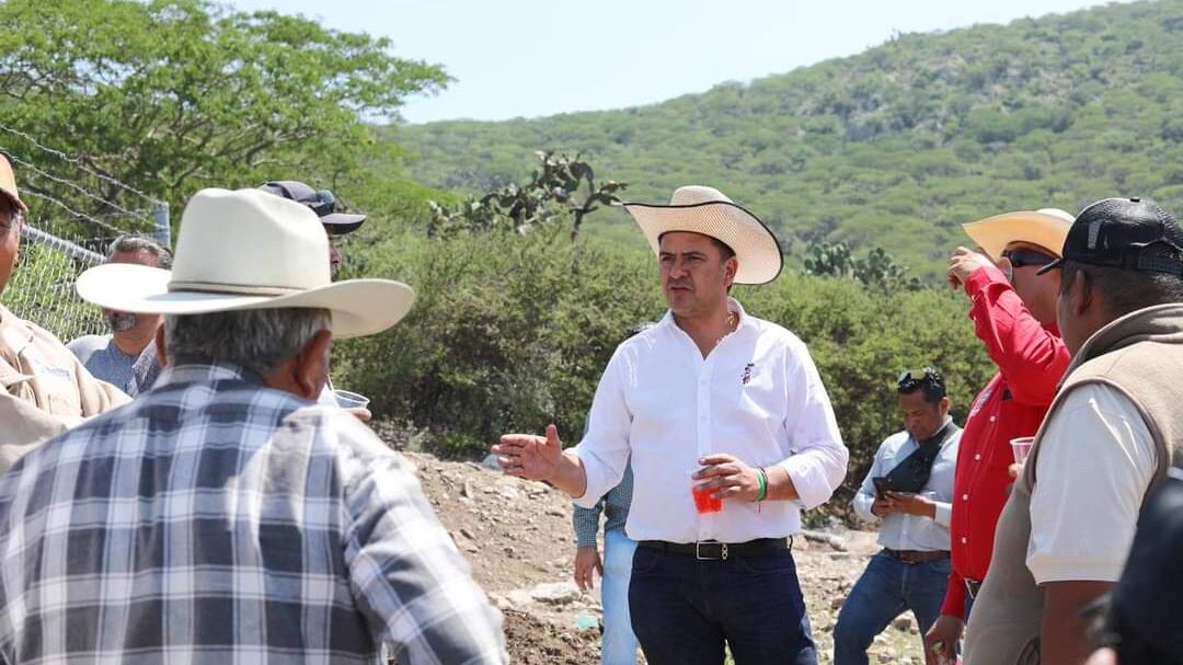 Alcalde de Colón también recibirá aumento salarial. (Cortesía)