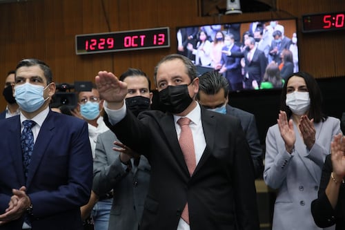 Congreso de Nuevo León avala en sus cargos al tesorero y contralora