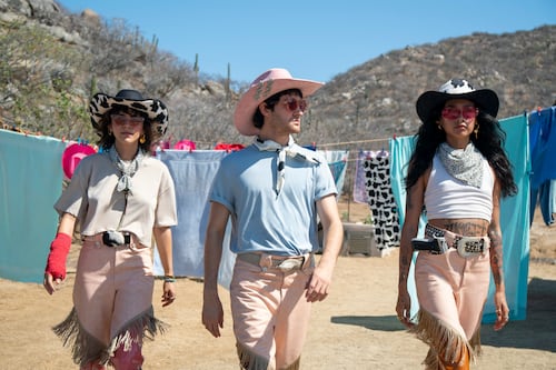 Lo que tienes que saber de la serie Yellow en voces de sus protagonistas