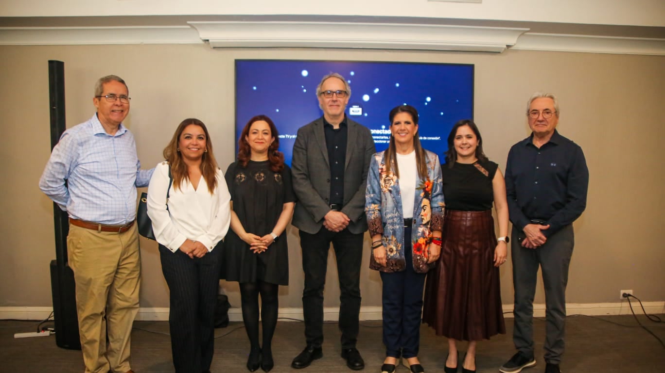 Martha Herrera y Óscar Carracedo fueron reconocidos por su valiosa contribución al desarrollo urbano de la metrópoli.