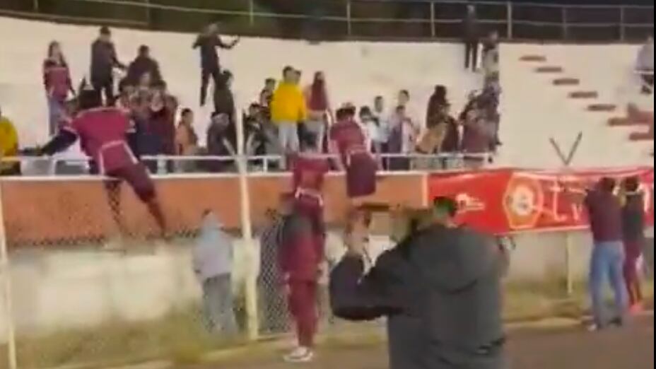 El Racing derrotó a Petroleros y son líderes del Grupo de 2.